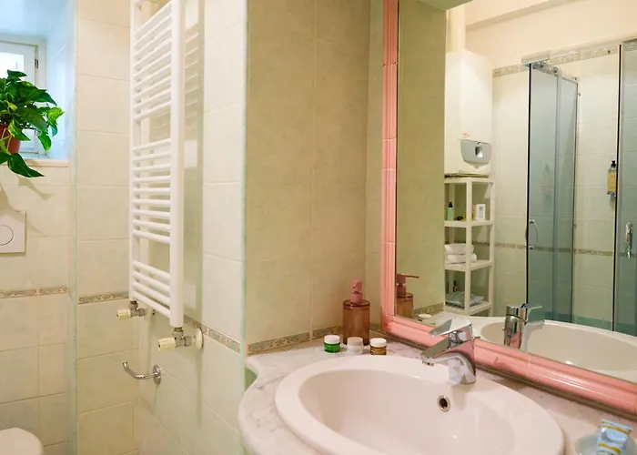 Trasteverehome - Elegant Near Navona Square Apartment