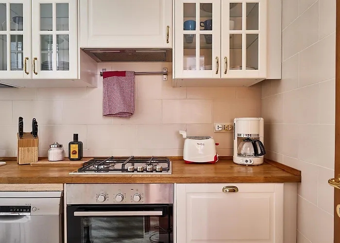 Apartment Trasteverehome - Elegant Near Navona Square