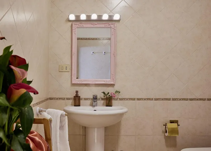 Trasteverehome - Elegant Near Navona Square Apartment Rom